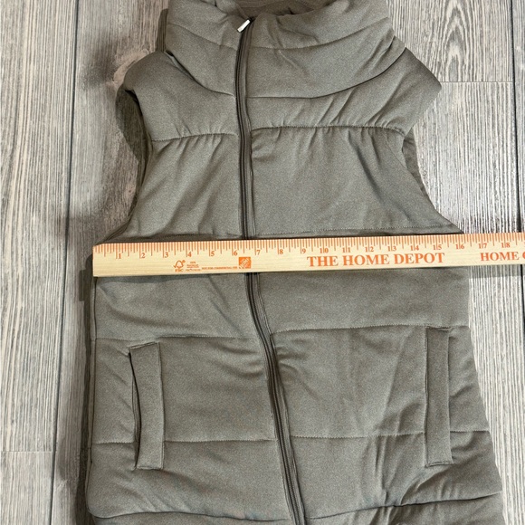 Savvi Meg Vest, Size Small, New without tags, Khaki/Tan Color - Picture 5 of 13